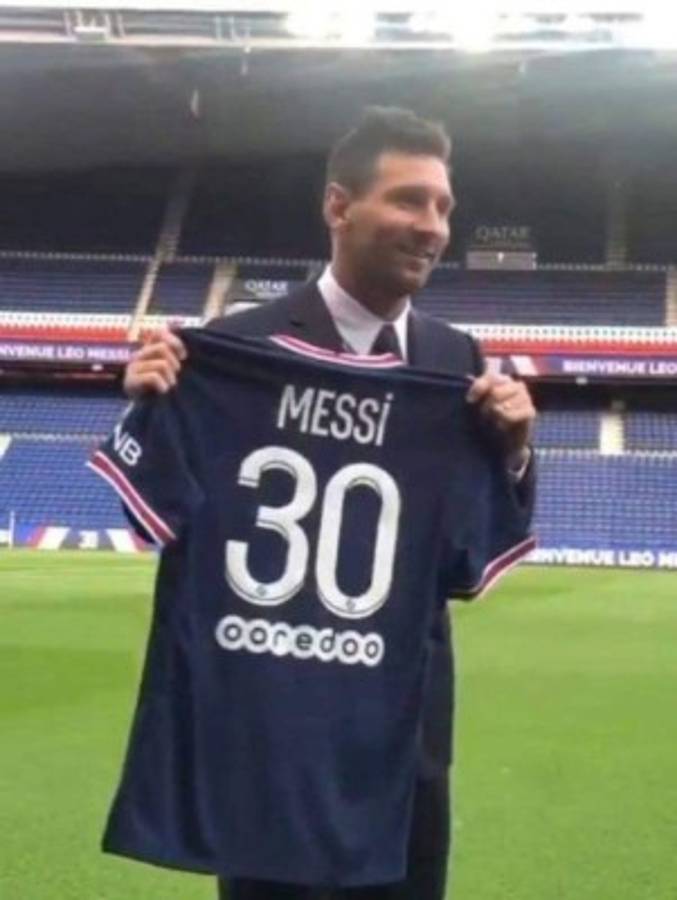 Así fue el primer día de Messi con el PSG: La firma del contrato y el crack que llegó a su hotel