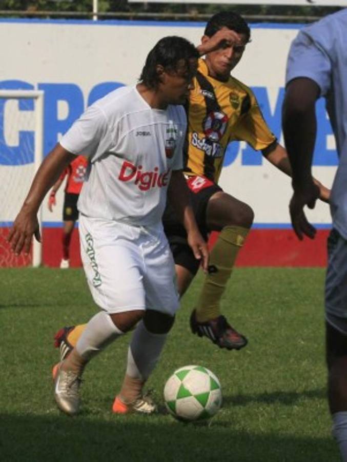 Jugadores hondureños que se retiraron jóvenes y con un futuro por delante