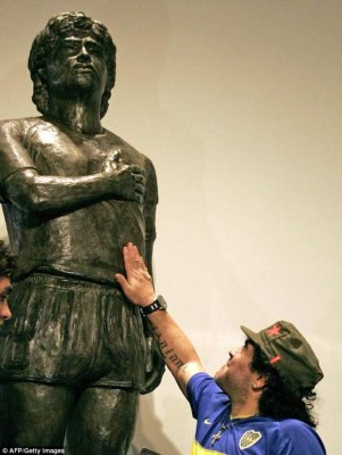 Las estatuas de deportistas y famosos más horribles en el mundo