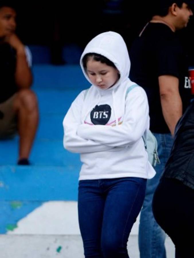 ¡Lindas! El Morazán se iluminó con tanta belleza para el Real España-Motagua