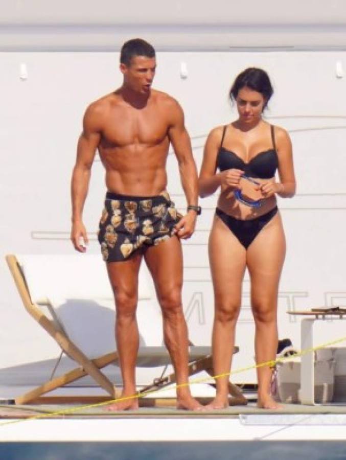 ¡Cazados! Georgina Rodríguez luce su impecable figura en un yate con Cristiano Ronaldo