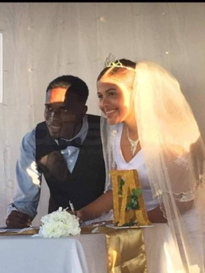 Las fotos exclusivas de la boda del futbolista de Olimpia 'Flecha' Bernárdez con su novia Gabby Corea