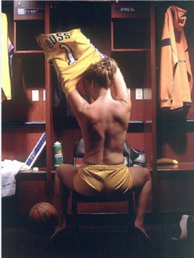 Así es la 'polémica' y hermosa Jeanie Buss, la primera dueña en ganar un anillo en la NBA