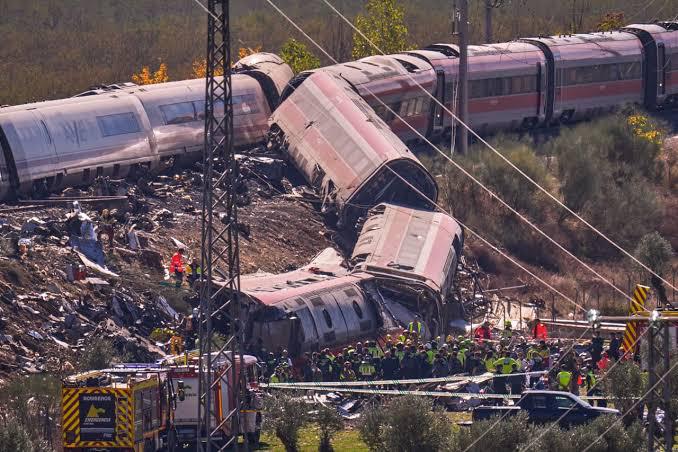 Suspenden la jornada de Copa del Rey por terrible accidente en España: más de 60 muertos