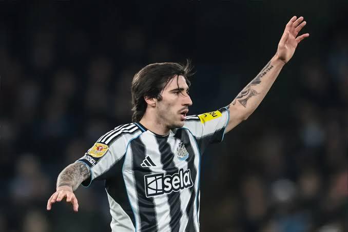 Le dijo no a Mourinho, Barcelona lo pone a la venta y la noticia sobre Olise
