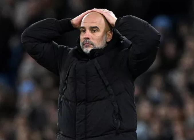 Manchester City en pedazos y Pep Guardiola pide un fichaje: lo llamó y llegaría por 35 millones de euros