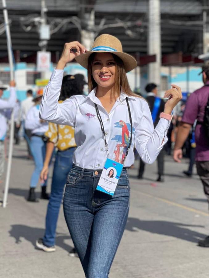Honduras: tiktokers en excelencia académica, bellas presentadoras, Teófimo López presente y patriotismo en el desfile del 15 de septiembre