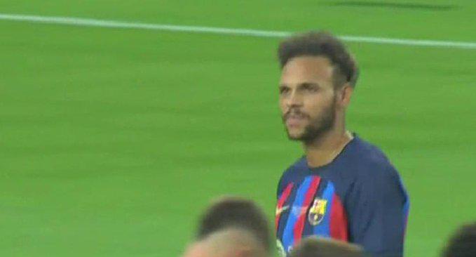 NO SE VIO EN TV: Fue abucheado y no jugó un solo minuto; Dani Alves recibe lo que quería y la promesa de Xavi que ilusiona al Barcelona