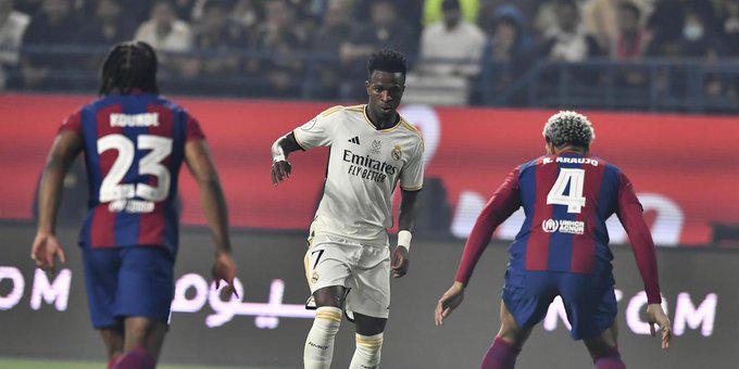 Los seis señalados de Barcelona tras la debacle ante Real Madrid: duro mensaje de Lewandowski y la caída del muro