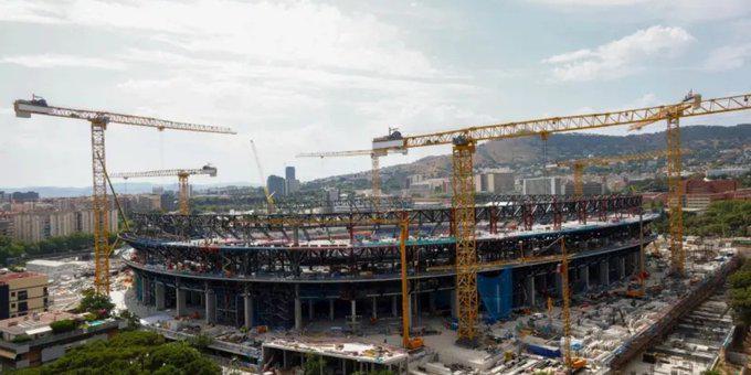 ¿Qué pasó? El Barcelona arranca el césped del nuevo Camp Nou y Laporta recibe una mala noticia