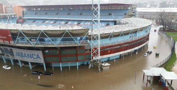 ¡Es de primera y alcanzó hasta un metro de agua! Así se inundó estadio de la Liga Española (FOTOS)