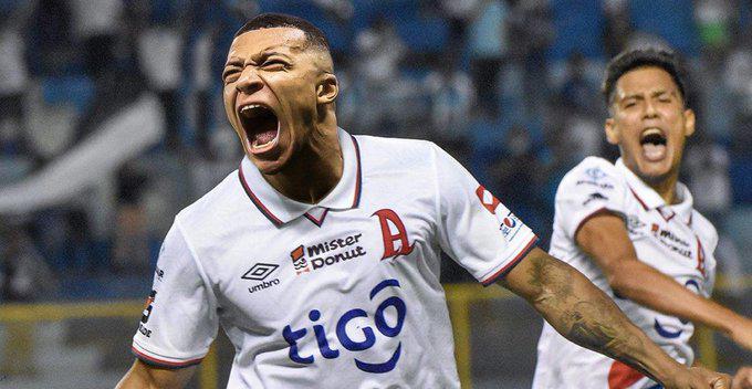 Mbappé y los tremendos memes de su salida del PSG, donde no perdonan ni al Real Madrid