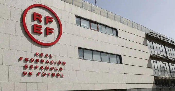 Escándalo en el fútbol español: el motivo por el que hay siete arrestados, la ‘fuga’ de Luis Rubiales e Iker Casillas explota