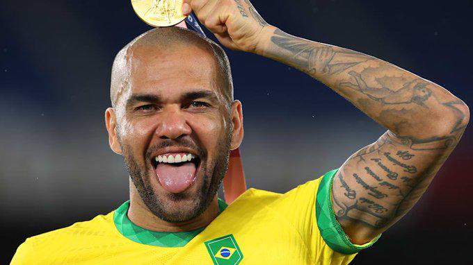 Dani Alves queda en libertad tras delito de violación: la millonaria cifra que deberá pagar y la prohibición que tiene