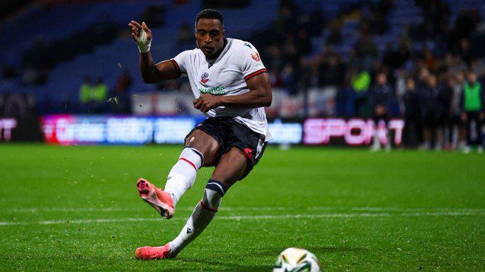 “Sintió un crujir”: la surrealista lesión que sufrió un futbolista por culpa de un estornudo y explican la razón