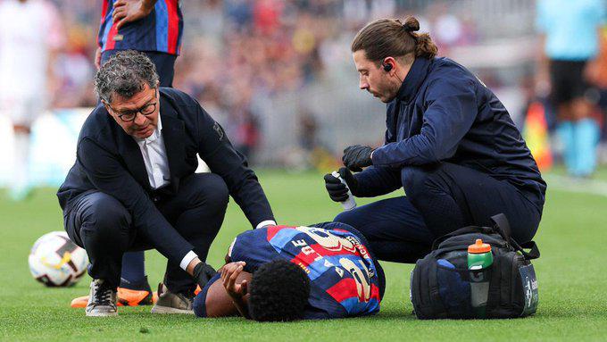 La dura despedida de Busquets y Alba; el nuevo capitán del Barcelona y el que terminó festejando en muletas