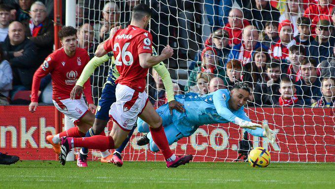 Duro golpe en la cara, nuevo dorsal y termina MVP: Así fue el dulce debut de Keylor Navas en la Premier League (FOTOS)