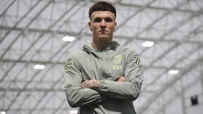 Se filtra indecente chat de futbolista de la Premier con una chica de 15 años, el castigo de su club y lo que le decía: Nunca...