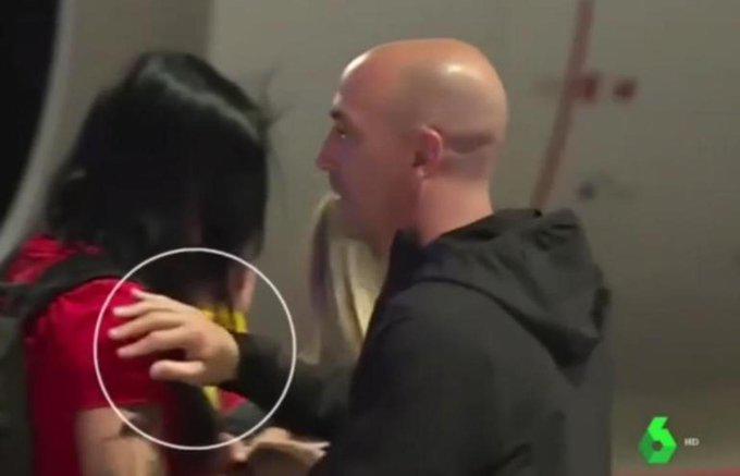 Revelan la inesperada charla entre Luis Rubiales y Jenni Hermoso; salen a la luz polémicas fotos con otra jugadora