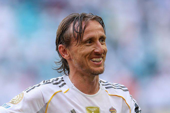 El gran señalado del Real Madrid, debut de Xabi, la polémica del VAR, el sorpresivo MVP y así fue capturado Florentino Pérez