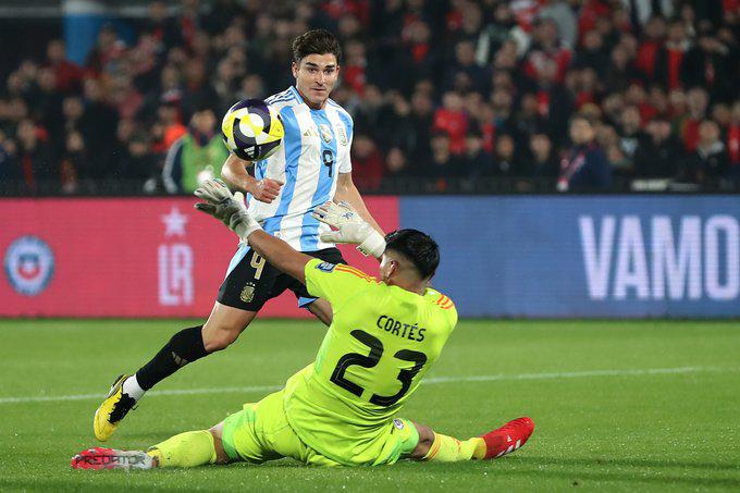 Amargo debut de Ancelotti, burlas a Vinicius, Vidal encaró a De Paul, Messi regresa y futbolista vuelve a jugar con Brasil