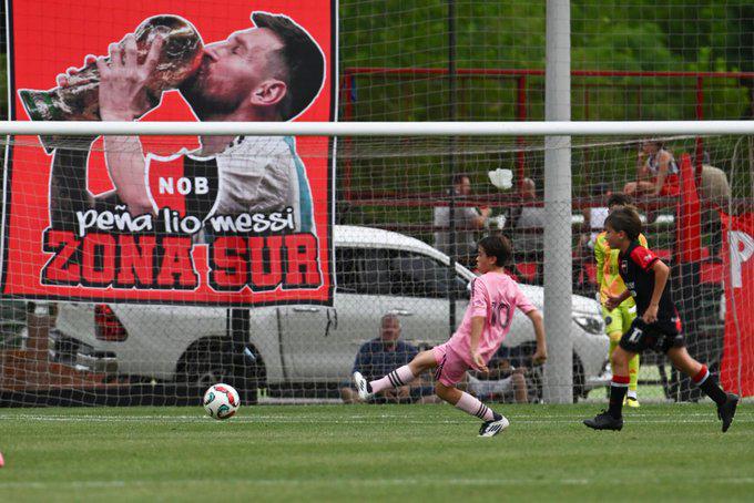 Antonela Roccuzzo y Thiago Messi causan locura en su estadía por Rosario ¿qué pasó con Leo Messi?