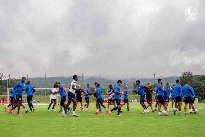 ¡Con Chirinos y Alex López! Pedro Troglio emprendió los trabajos en el Olimpia ¿qué pasará con Najar y Benguché?