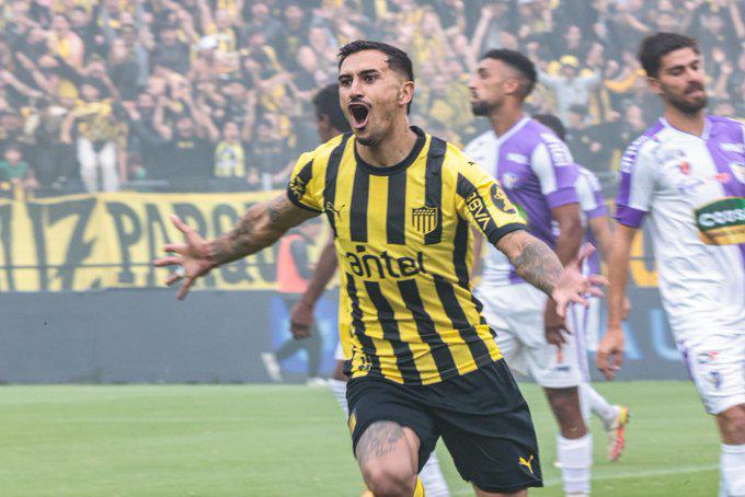Un infierno: Peñarol se consagró campeón de Uruguay tras vencer a Fénix y así fue la tremenda celebración