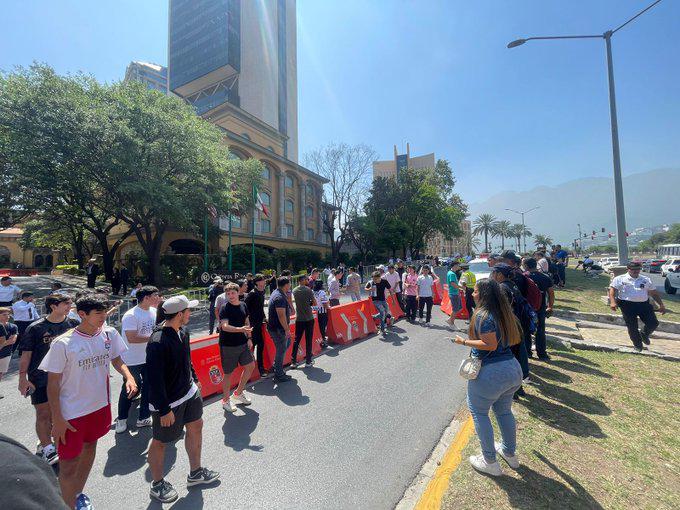 “Sin ayuditas Messi”: Así recibieron al crack del Inter Miami en México; un niño sorprendió con su pancarta