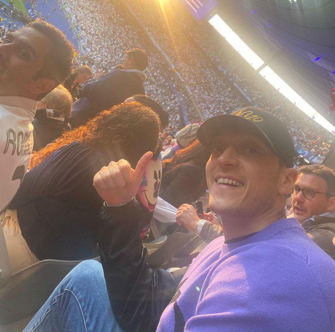 Famoso ex DT de Honduras estuvo presente en la final de Champions y exjugador del Real Madrid en las gradas como hincha