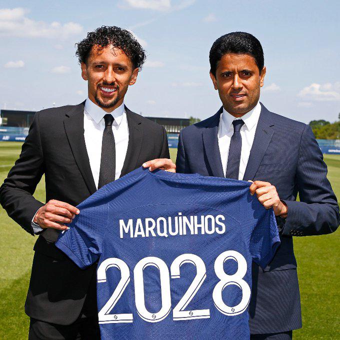 Marquinhos no se moverá del PSG y extendió su contrato hasta 2028.