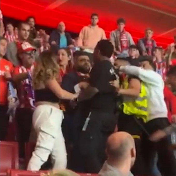 La bronca de Vinicius, revelan los objetos que tiraron a Courtois y la tristeza de Bellingham tras el Atlético - Real Madrid