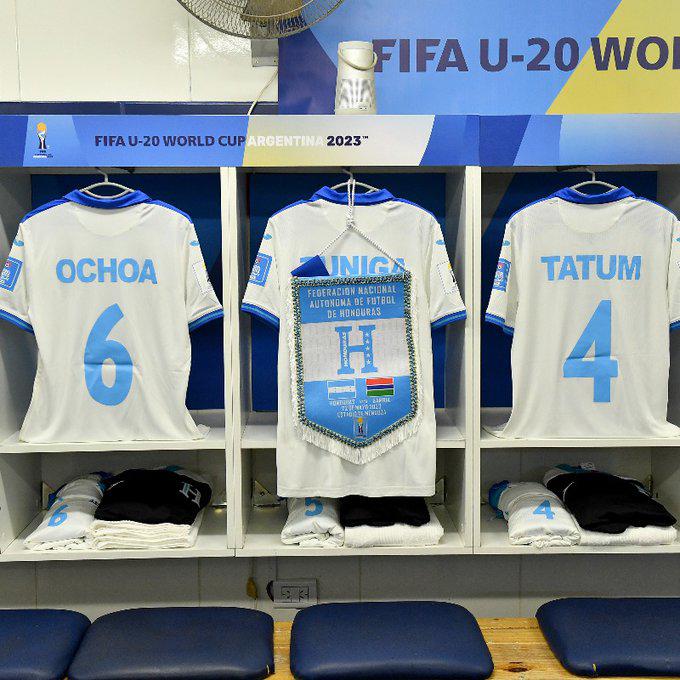 El Honduras - Gambia en fotos: La eufórica celebración de Marco Aceituno, el detalle de los africanos y ¿qué había en el camerino de la ‘H’?