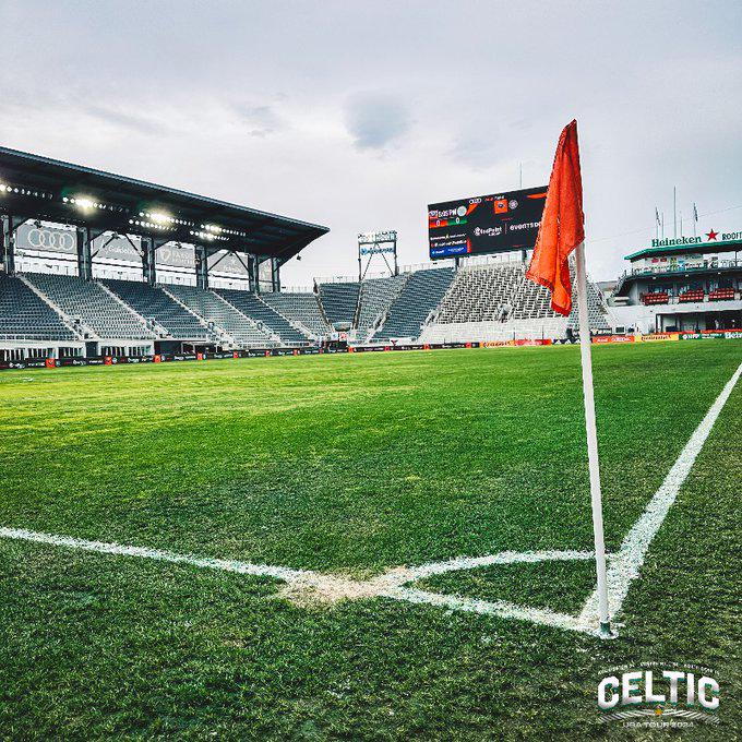 Luis Palma es sorprendido por  hondureños en el duelo entre Celtic vs DC United en Estados Unidos