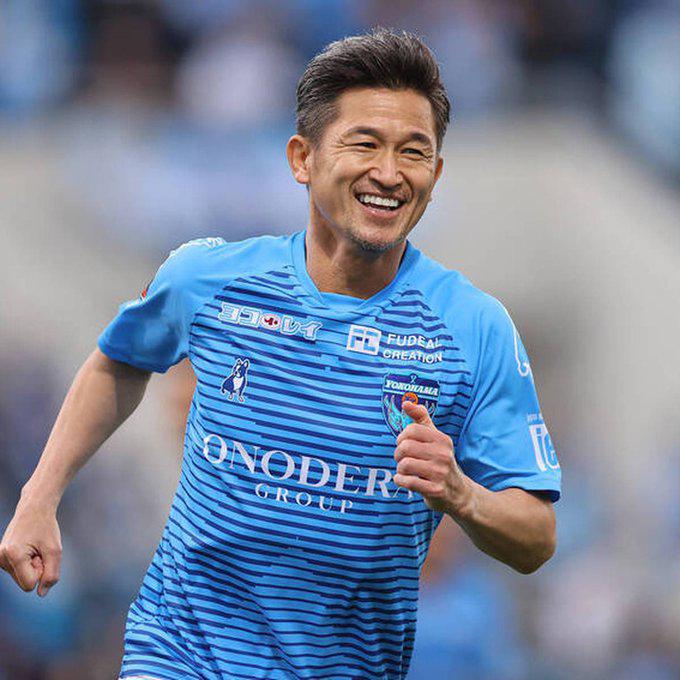 ¡Increíble! El futbolista profesional más viejo del mundo consiguió nuevo club para el 2022; tiene 54 años