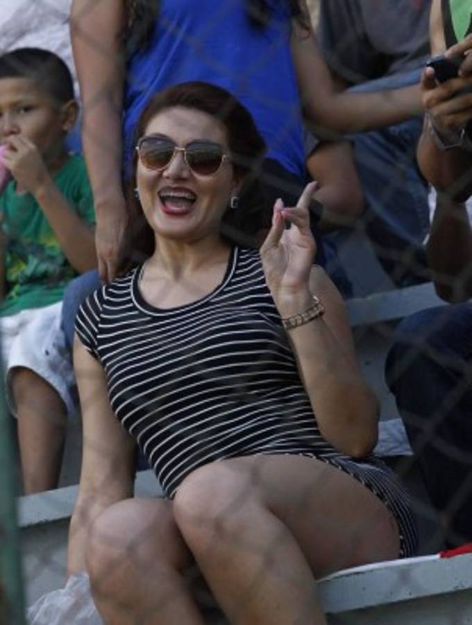 Las despampanantes chicas que adornaron la jornada dos de la Liga Nacional