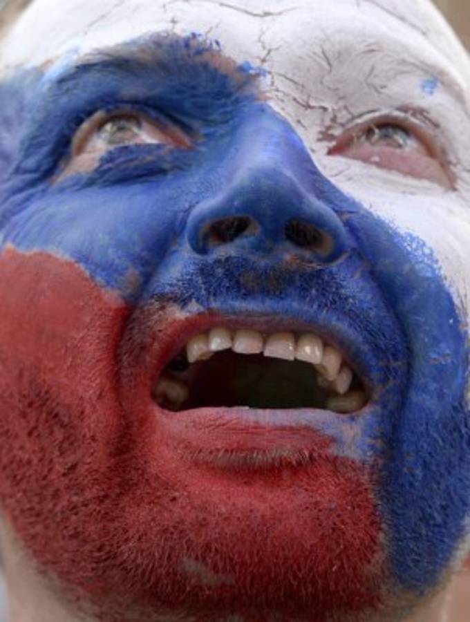 NO SE VIO EN TV: Encapuchados, la mexicana y la hermosa rusa en el primer partido del Mundial 2018