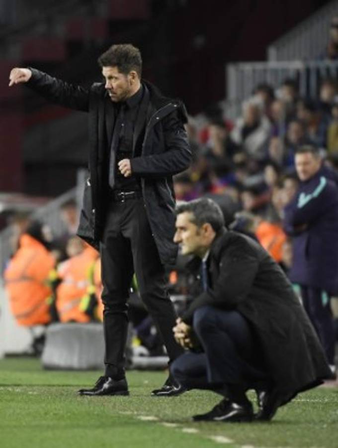 Curiosas: Cariño de Piqué a Griezmann; Antonella con compañía y un intruso en el Camp nou