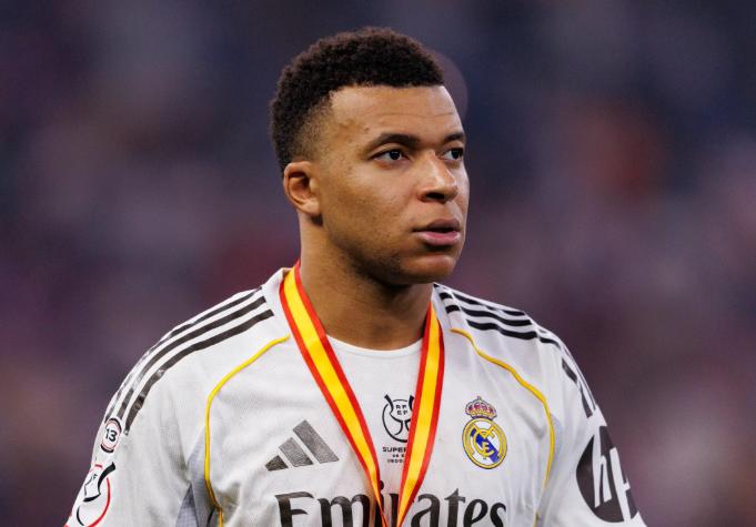 Mbappé mueve los hilos: ¡el técnico que le pide a Florentino como reemplazo de Arbeloa en el Real Madrid!