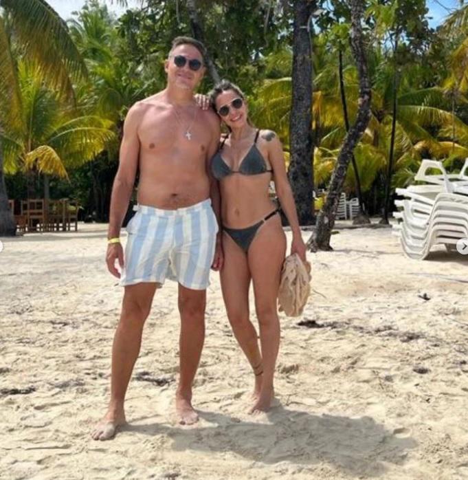 Su esposa deslumbró: Así fueron las vacaciones de “La Tota” Medina, entrenador de Motagua, en Roatán
