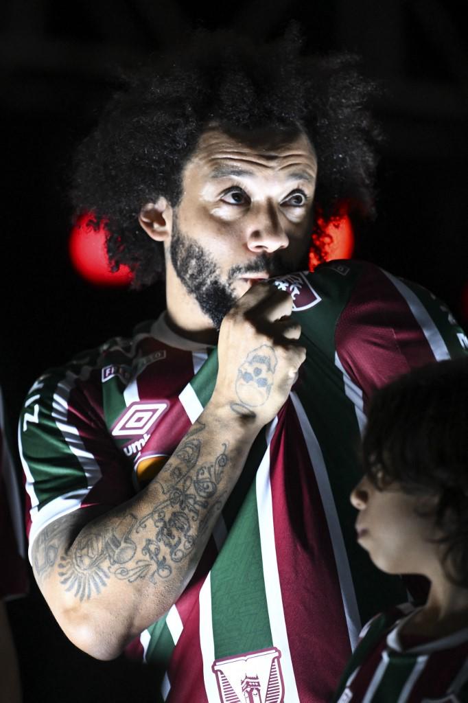 Fue recibido por 35 mil personas y tiene un “gemelo”: La tremenda presentación de Marcelo con Fluminense ¿Y su esposa?
