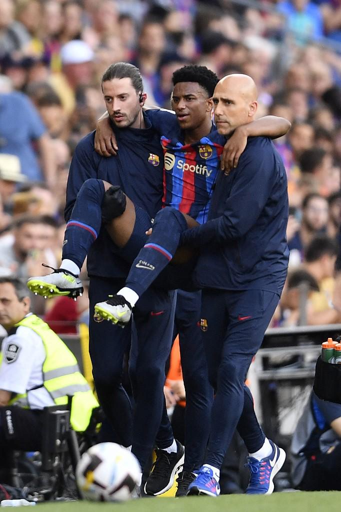 La dura despedida de Busquets y Alba; el nuevo capitán del Barcelona y el que terminó festejando en muletas