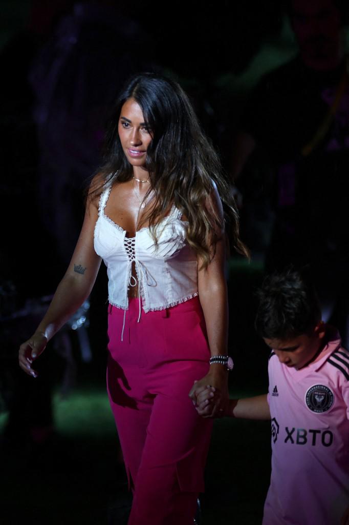 Así fue el reencuentro de Messi con Busquets en el Inter Miami; Antonela levanta suspiros y el cálido saludo con Beckham