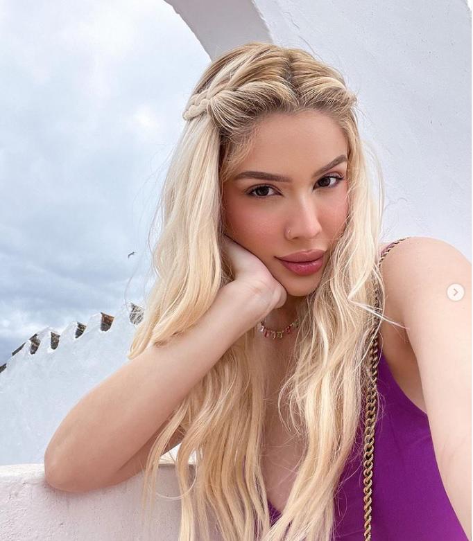 Karoline Lima, la sensual novia de crack del Real Madrid que dejó con la boca abierta a todos en el Bernabéu