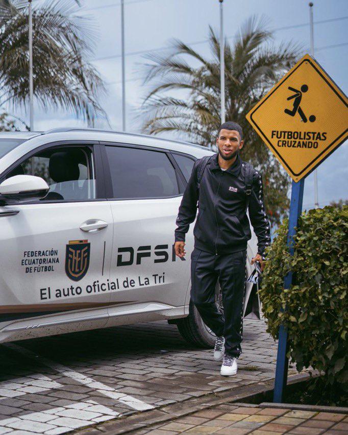 Los curiosos looks de los futbolistas de las selecciones por el mundo: ¿El peor vestido? Así llegó Koundé a Francia