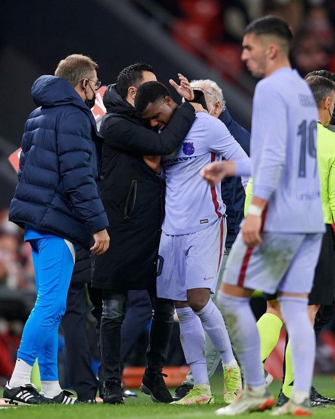 Dolorosas imágenes: Ansu Fati se rompe y sale entre lágrimas en la debacle del Barcelona frente al Athletic en Copa del Rey