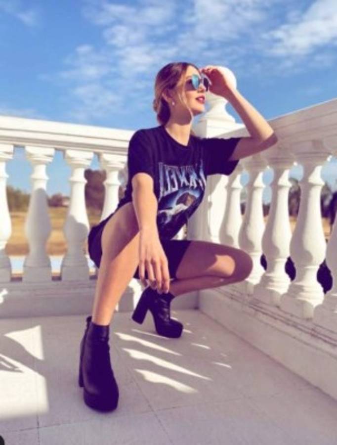 Miss Universo: La hermosa representante de Argentina rindió homenaje a Maradona con su traje