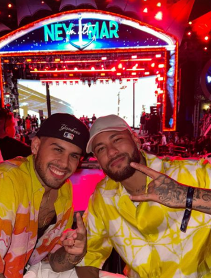 La fiesta de Neymar en su crucero por tres días: descontrol, hermosas mujeres y sorprendido con este regalo