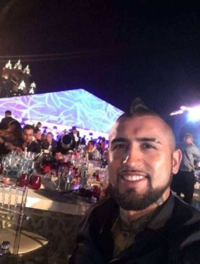 IMPERDIBLE: Así recibieron el año 2017 las máximas estrellas del fútbol