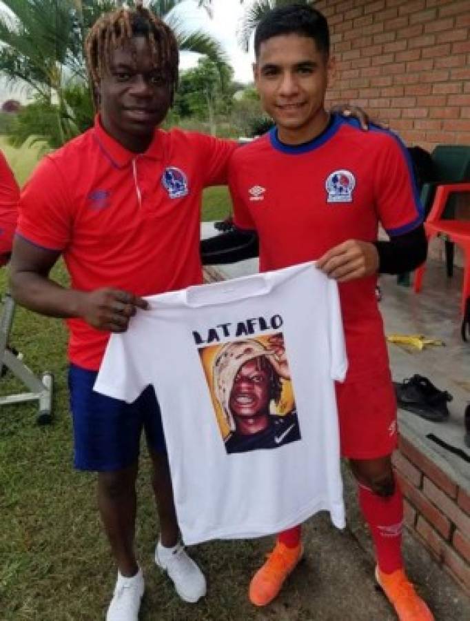 La Taflo, el comediante hondureño que confundieron con jugador de Olimpia ¡Hasta medalla recibió!